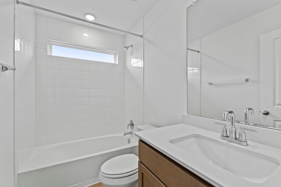 Furnished interior view inside a new home in Riverview, Georgetown (Image 7).