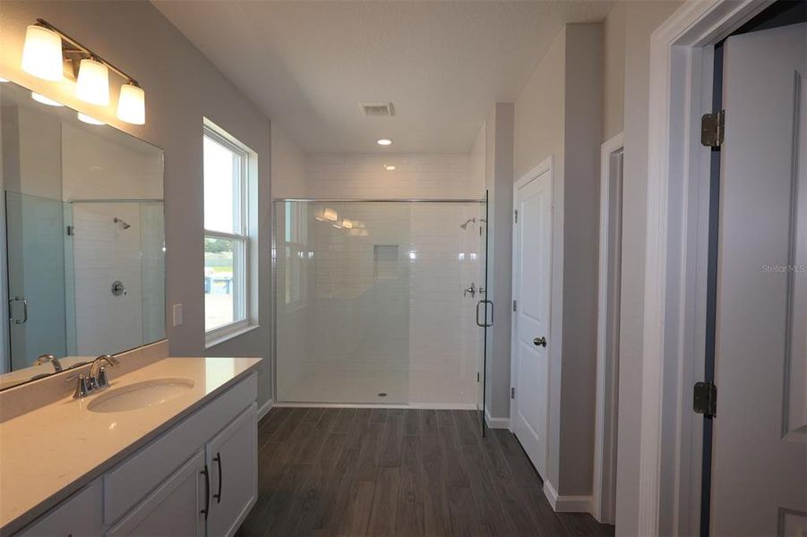 Furnished interior view inside a new home in Bay Lake Farms, St. Cloud (Image 5).