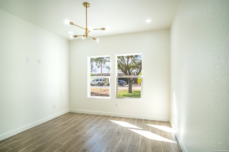 Spacious, unfurnished interior of a new home in , La Vernia (Image 22).