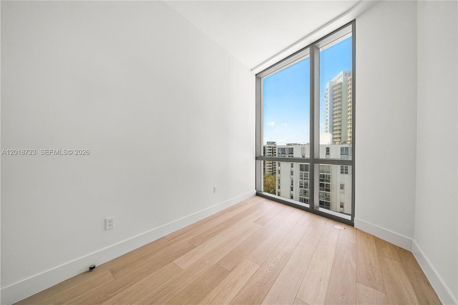 Spacious, unfurnished interior of a new home in , Miami (Image 13).