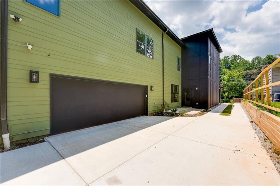 Exterior details and patio area of a home in , Atlanta (Image 23).