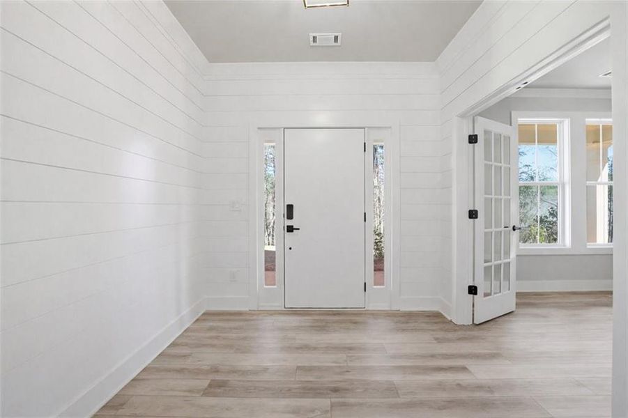 Spacious, unfurnished interior of a new home in , Clarkesville (Image 36).