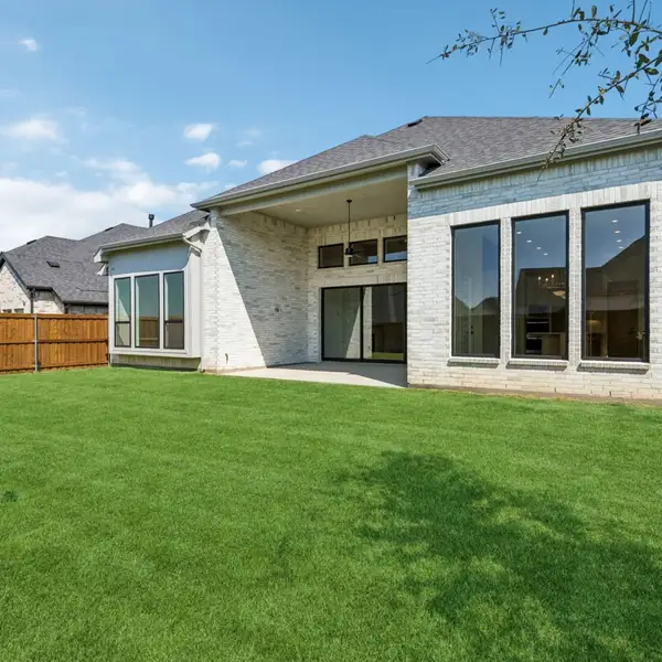 Exterior details and patio area of a home in StarView, Prosper (Image 27).