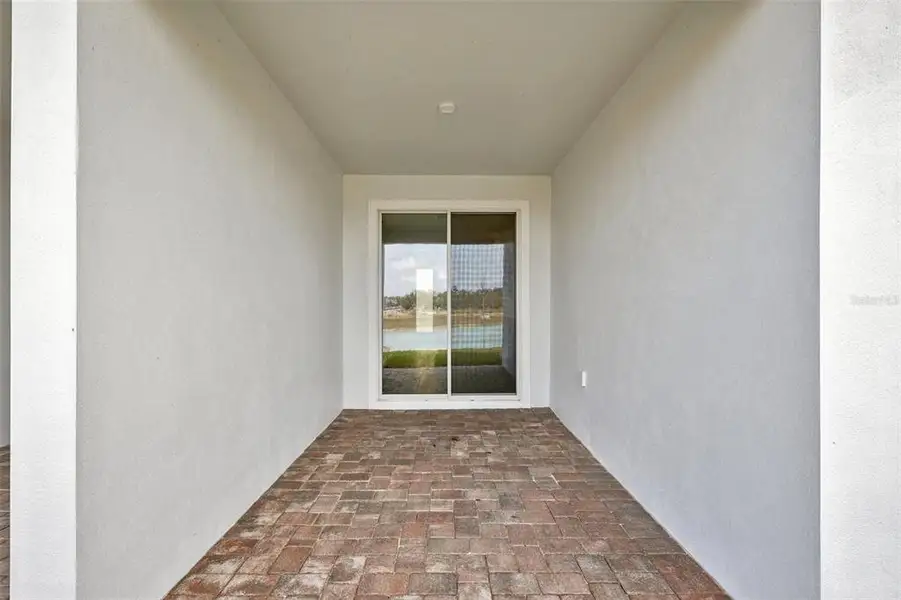 Exterior details and patio area of a home in , San Antonio (Image 3).