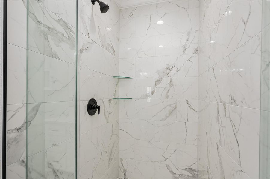 Close-up of interior finishes inside a home in , Bolivar Peninsula (Image 20).