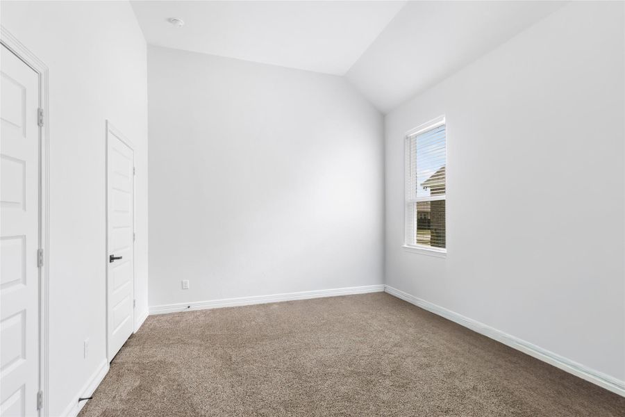 Spacious, unfurnished interior of a new home in , Anahuac (Image 30).