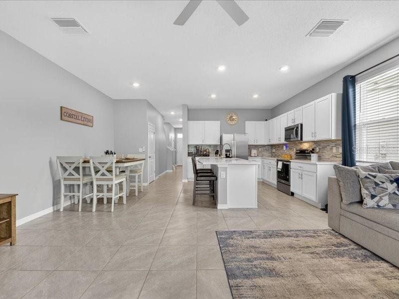 Furnished interior view inside a new home in , Apollo Beach (Image 15).