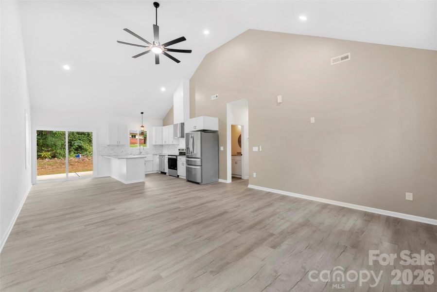 Spacious, unfurnished interior of a new home in , Shelby (Image 21).