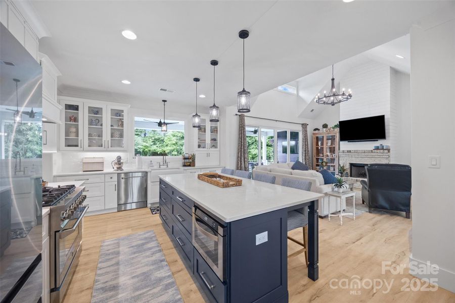 Upgraded cabinets and appliances