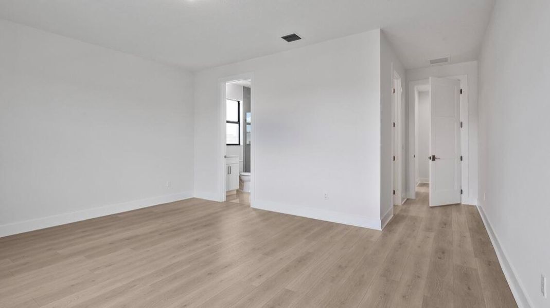 Spacious, unfurnished interior of a new home in Artistry Palm Beach, Palm Beach Gardens (Image 22). Spacious, unfurnished interior of a new home in Artistry Palm Beach, Palm Beach Gardens (Image 22).