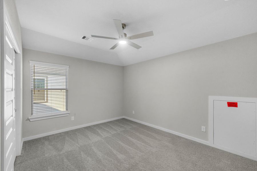Spacious, unfurnished interior of a new home in Briarwood Crossing, Rosenberg (Image 30).