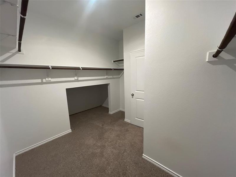 Spacious, unfurnished interior of a new home in Elevon, Lavon (Image 9).