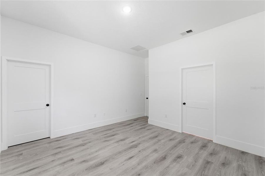 Spacious, unfurnished interior of a new home in , Dunnellon (Image 28).