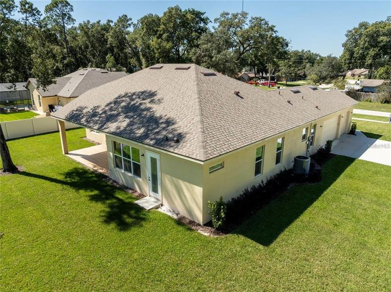 Exterior details and patio area of a home in , Orange City (Image 26).