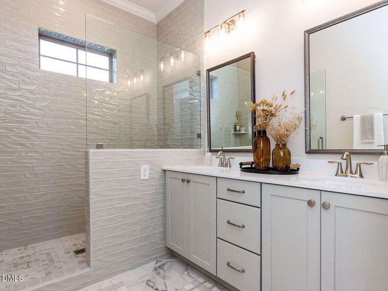 025-1280x960-primary-bathroom