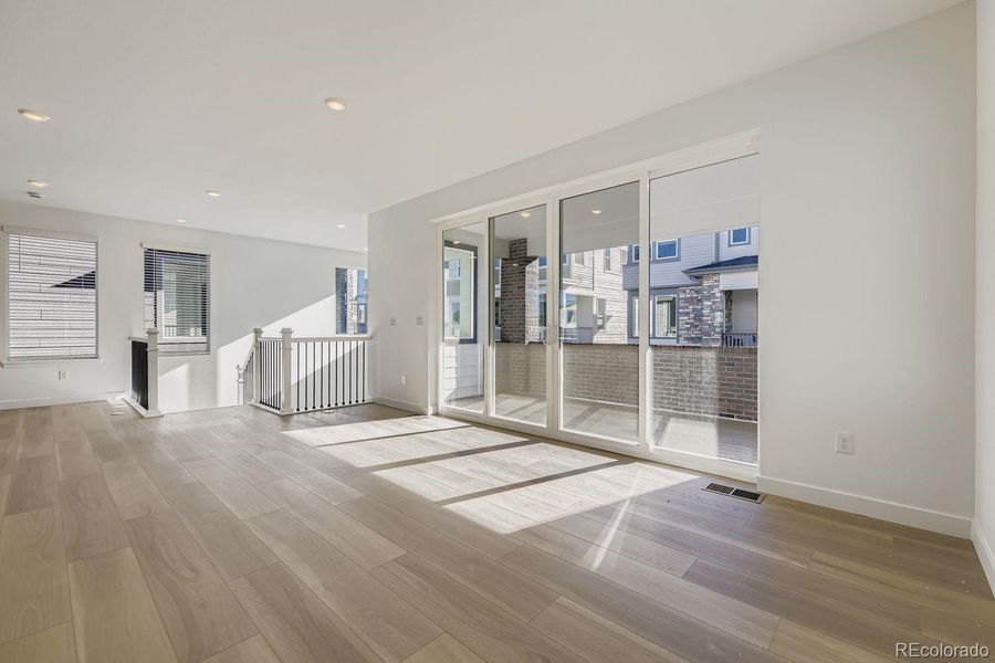 Spacious, unfurnished interior of a new home in Vermilion Creek: The Skyline Collection, Centennial (Image 8).