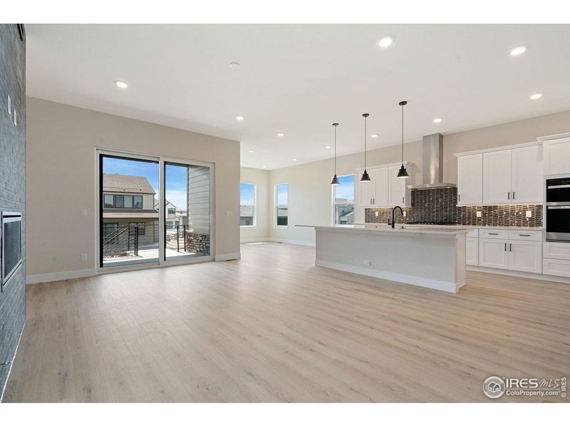 Spacious, unfurnished interior of a new home in Kitchel Lake at Serratoga Falls, Timnath (Image 22).