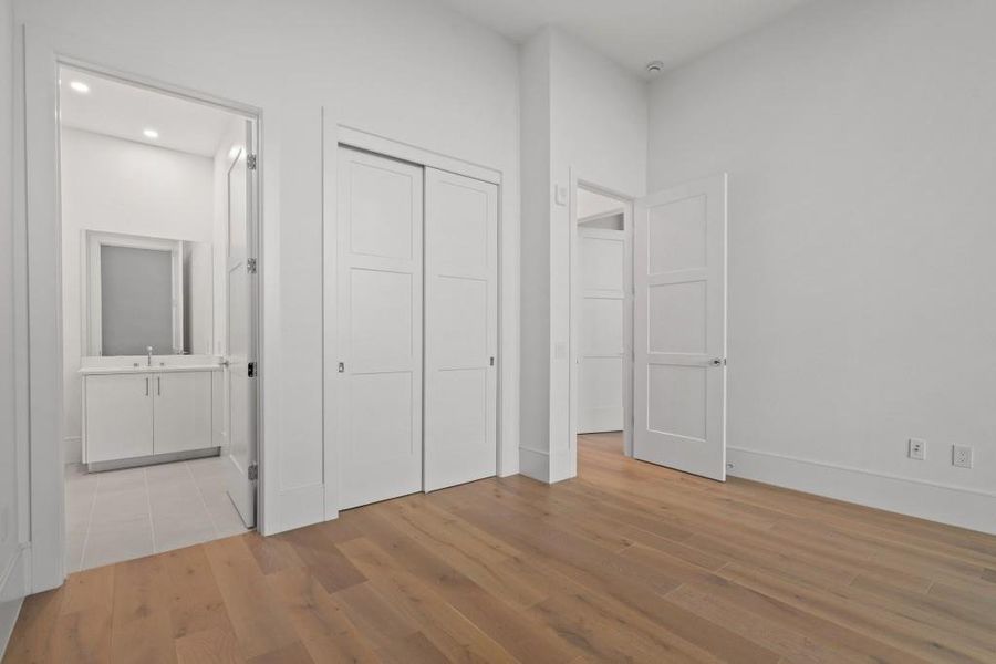 Spacious, unfurnished interior of a new home in The Dillon Buckhead, Atlanta (Image 74).