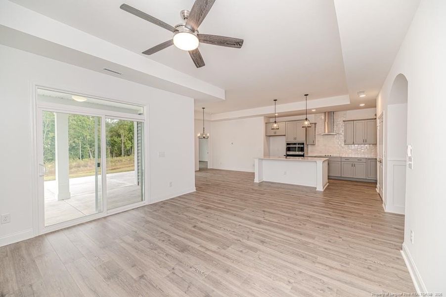 LR toward Kit & Patio