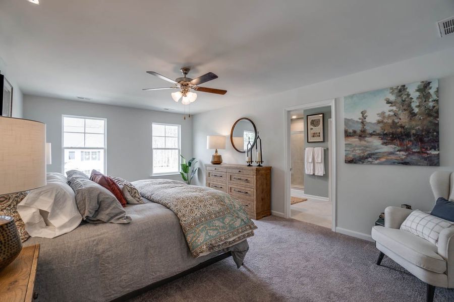 Representative furnished interior of a home built from the HAYDEN by D.R. Horton in Hartmann Crossing, Lebanon (Image 9).
