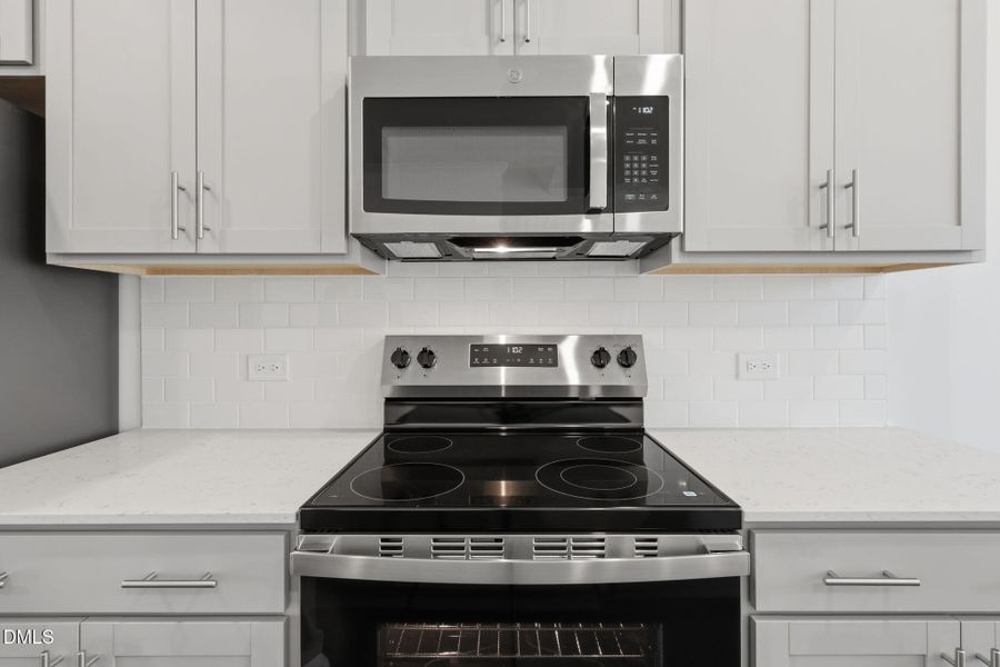 SUN_ElmGrove_Pic_Jackson_QMI_23_Kitchen_ SUN_ElmGrove_Pic_Jackson_QMI_23_Kitchen_