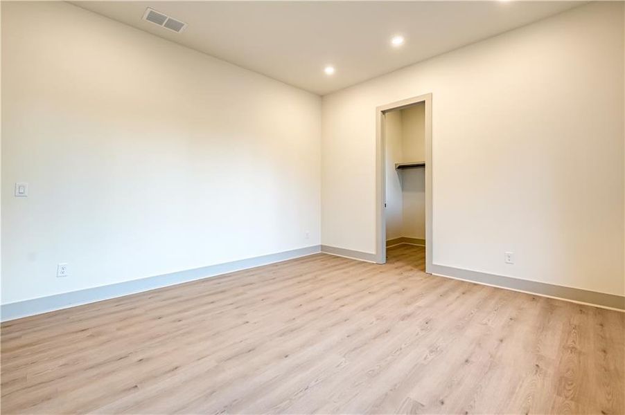 Spacious, unfurnished interior of a new home in , Snellville (Image 20).