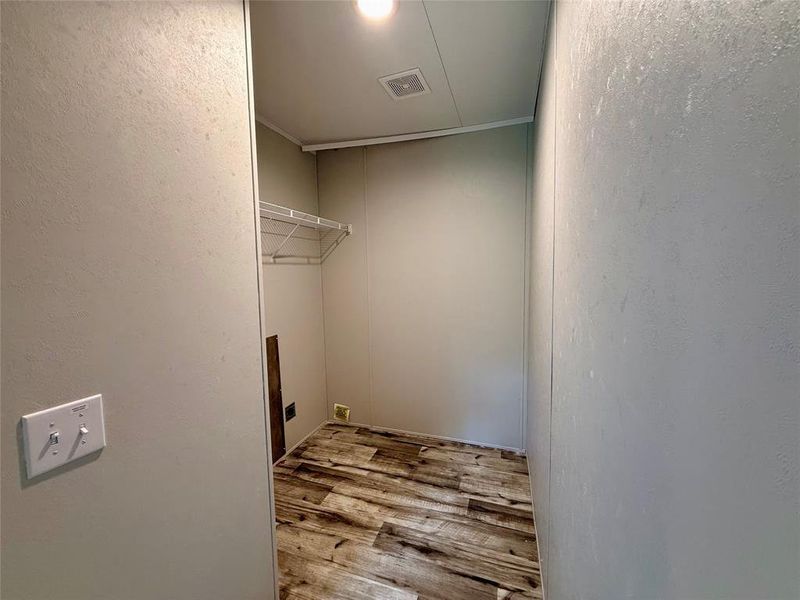 Spacious, unfurnished interior of a new home in , Wills Point (Image 4).