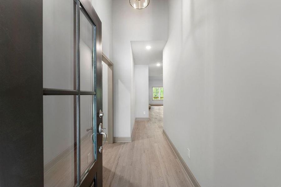 Spacious, unfurnished interior of a new home in , Waleska (Image 43).