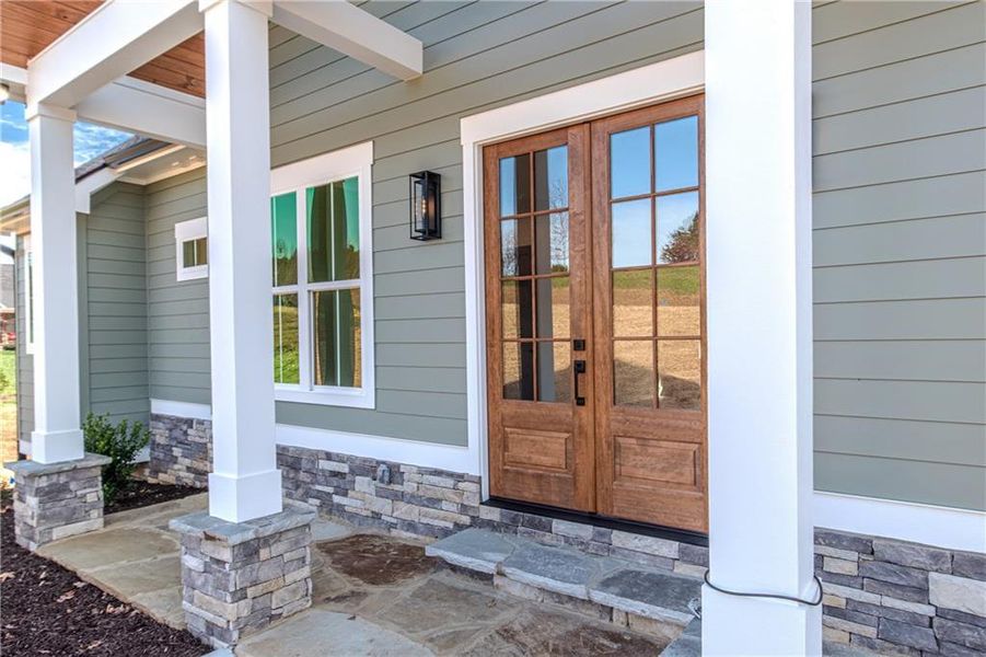 Exterior details and patio area of a home in , Blairsville (Image 4).