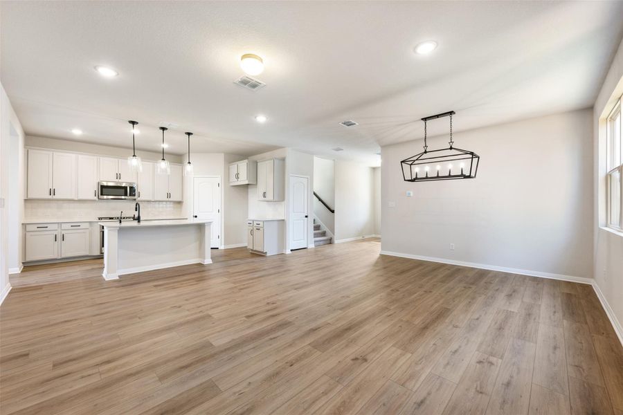 Representative images and renderings are for illustrative purposes. Actual structural options and design finishes of home may vary.