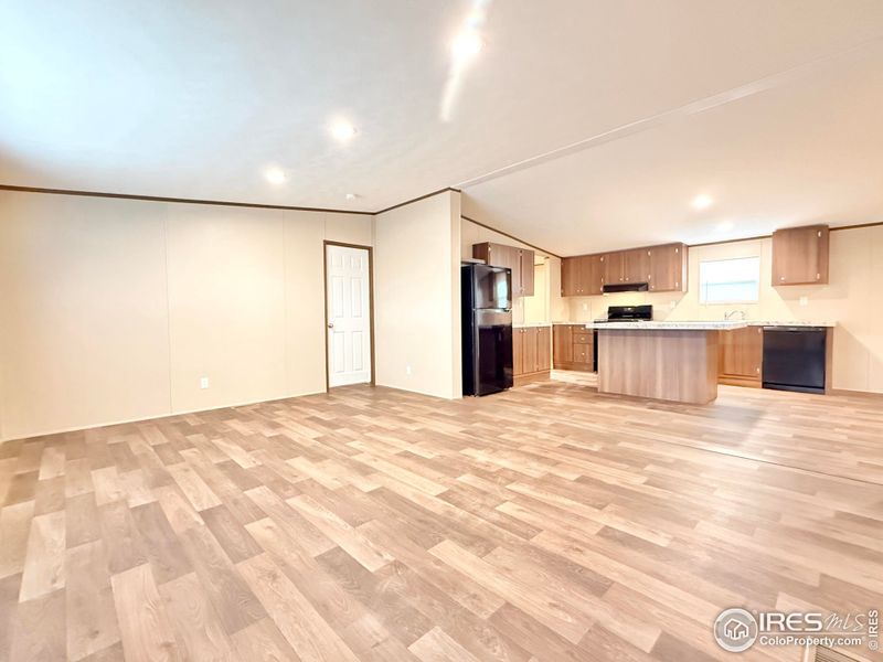 Spacious, unfurnished interior of a new home in , Dacono (Image 12).