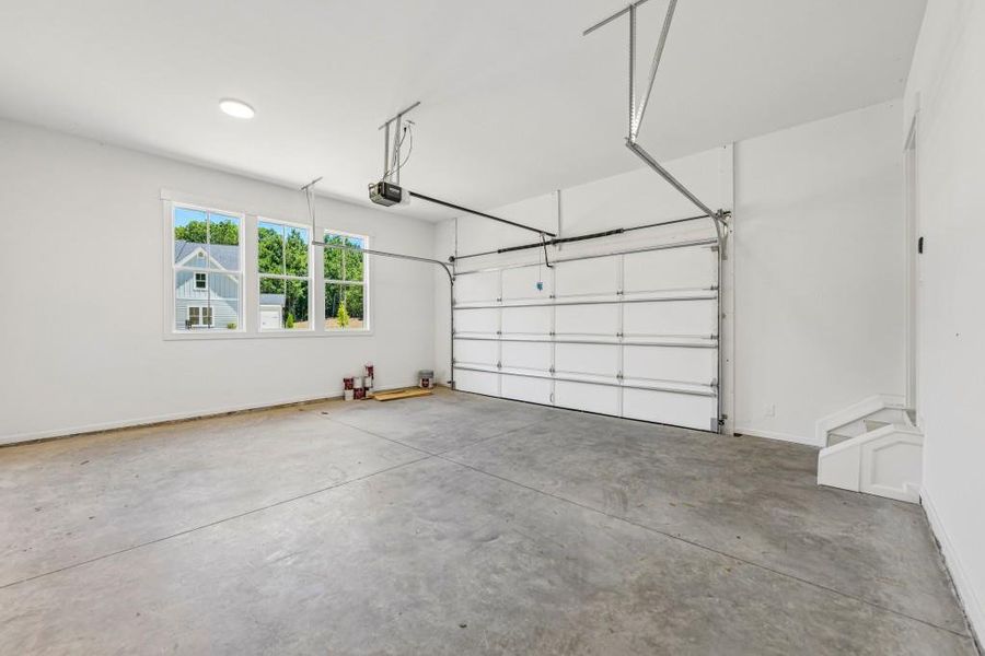 Spacious, unfurnished interior of a new home in White Post on Lake Lanier, Gainesville (Image 45). Spacious, unfurnished interior of a new home in White Post on Lake Lanier, Gainesville (Image 45).