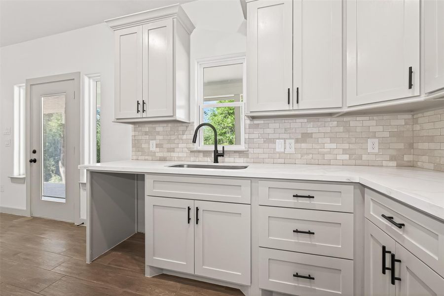 Furnished interior view inside a new home in , Hempstead (Image 10).