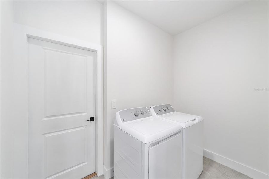 Furnished interior view inside a new home in , Ocala (Image 15).