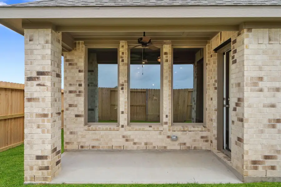 Spacious, unfurnished interior of a new home in Jubilee, Hockley (Image 10).