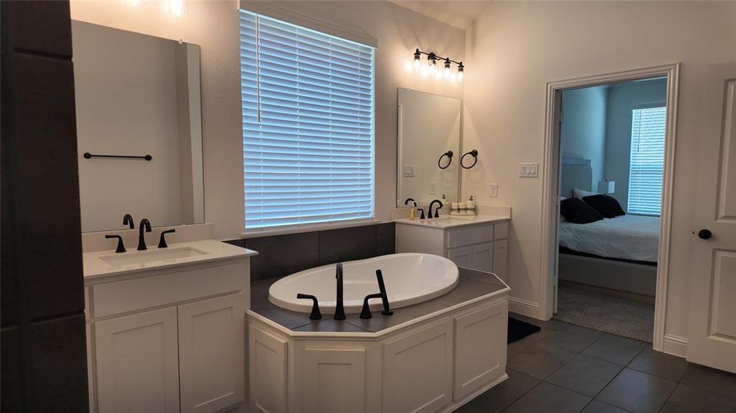 Furnished interior view inside a new home in Panchasarp Farms, Burleson (Image 15). Furnished interior view inside a new home in Panchasarp Farms, Burleson (Image 15).