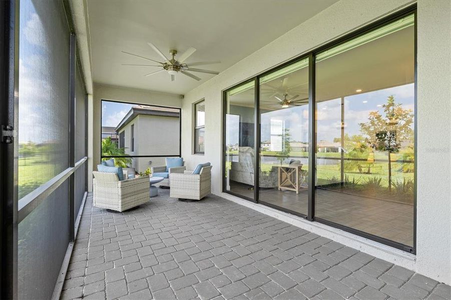 Exterior details and patio area of a home in , Bradenton (Image 24).