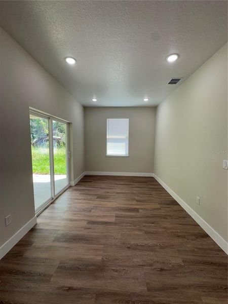 Spacious, unfurnished interior of a new home in , Auburndale (Image 28).