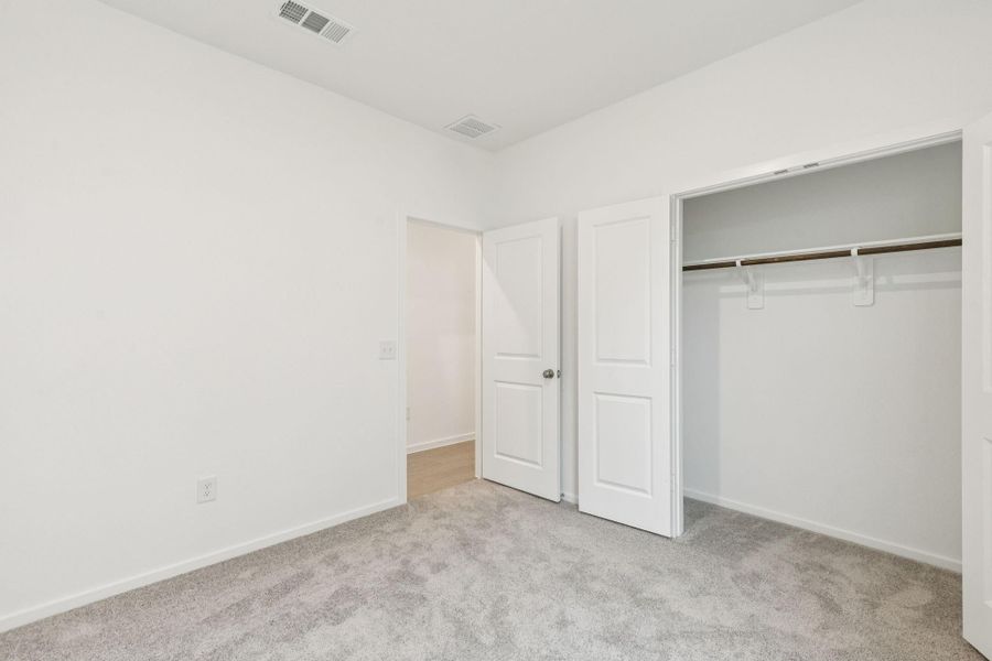 Spacious, unfurnished interior of a new home in Mavera, Conroe (Image 14).