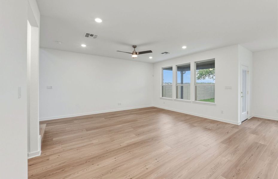 Spacious, unfurnished interior of a new home in Wolf Ranch, Georgetown (Image 20). Spacious, unfurnished interior of a new home in Wolf Ranch, Georgetown (Image 20).