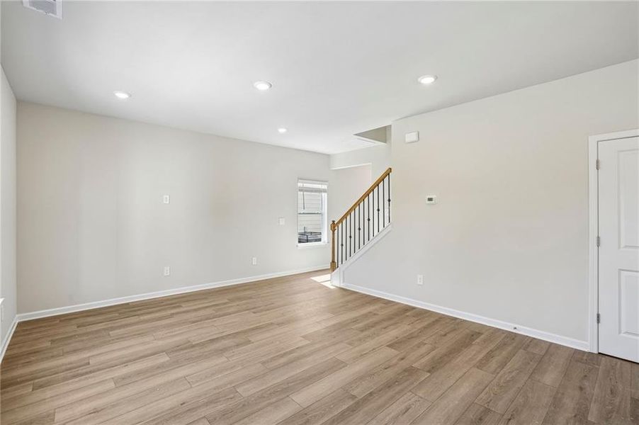 Spacious, unfurnished interior of a new home in Hawthorne Station, College Park (Image 20).