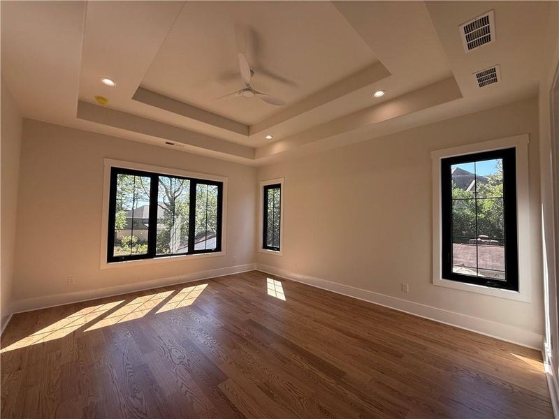 Spacious, unfurnished interior of a new home in , Marietta (Image 25).