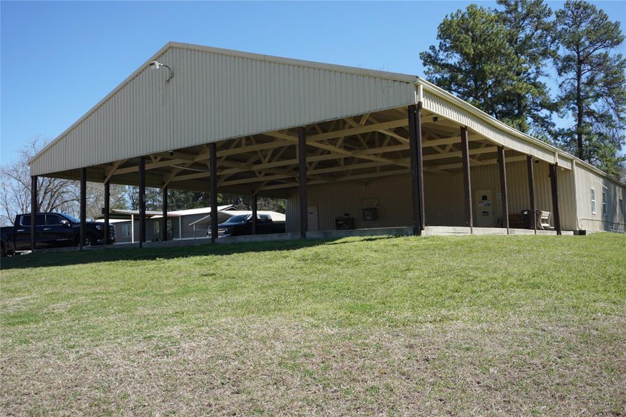 Community amenities in , Willis (Image 27).