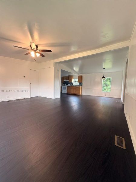 Spacious, unfurnished interior of a new home in , Moore Haven (Image 14).