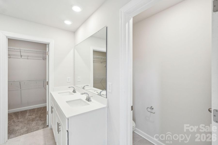 Photo is not of the actual home, but is an inspirational photo of builder’s model home and may depict options, furnishings, and/or decorator features that are not included Photo is not of the actual home, but is an inspirational photo of builder’s model home and may depict options, furnishings, and/or decorator features that are not included