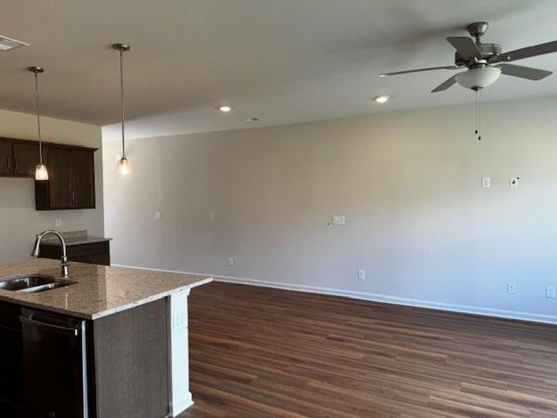 Spacious, unfurnished interior of a new home in , Jasper (Image 11).