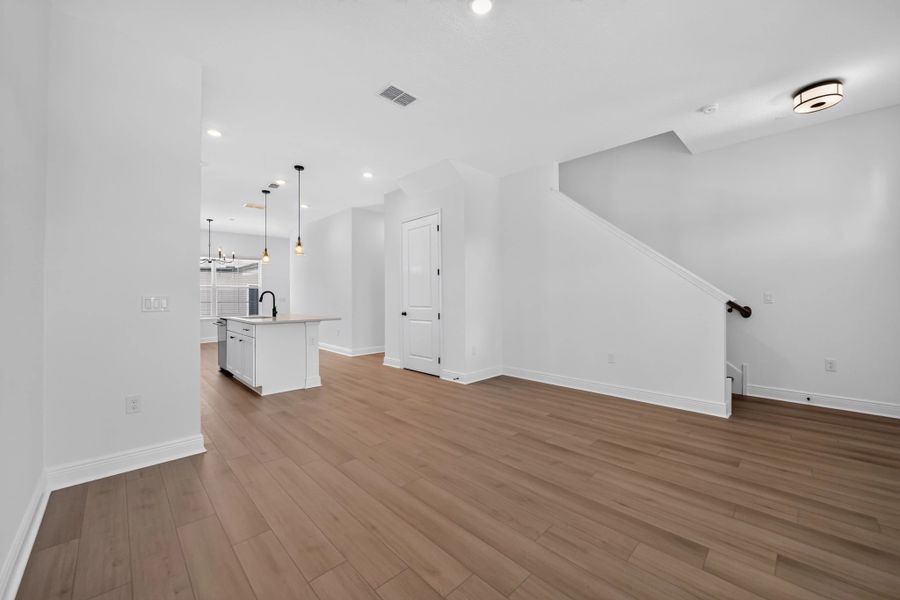 Spacious, unfurnished interior of a new home in Lake Cawood Cove, Windermere (Image 10). Spacious, unfurnished interior of a new home in Lake Cawood Cove, Windermere (Image 10).