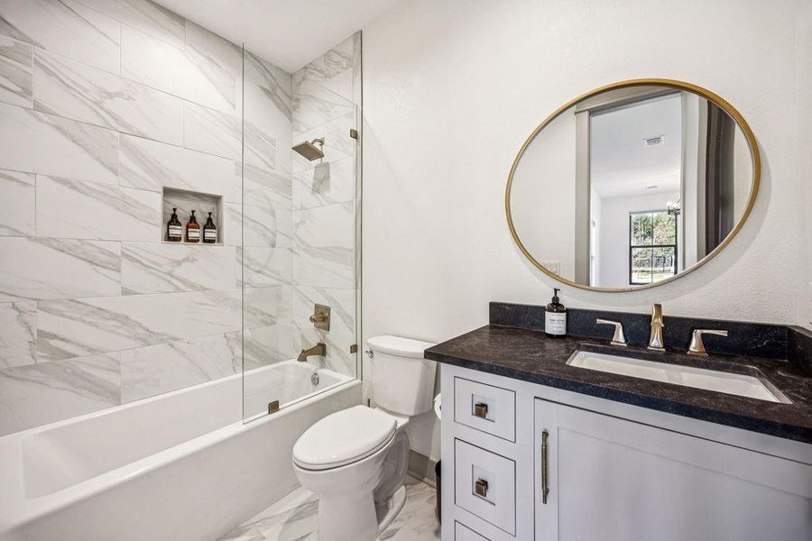 Furnished interior view inside a new home in , Brookeland (Image 28).