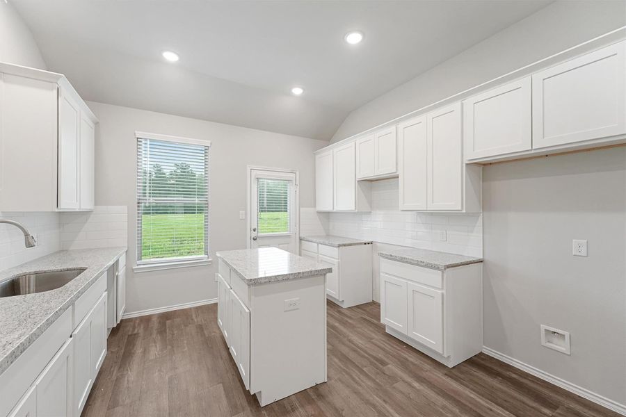 Furnished interior view inside a new home in , Lufkin (Image 5).