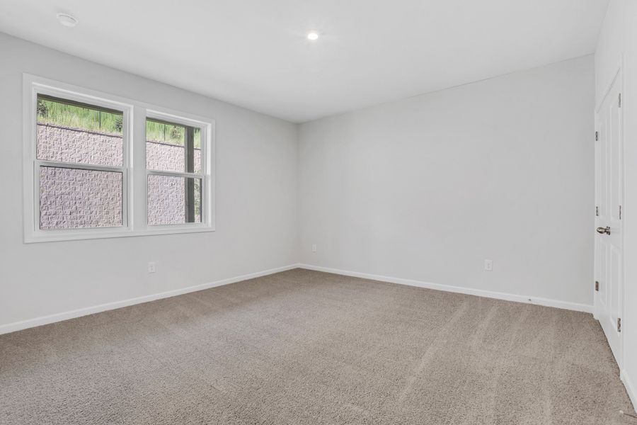 Spacious, unfurnished interior of a new home in Towne Village at Suwanee Dam, Sugar Hill (Image 20).